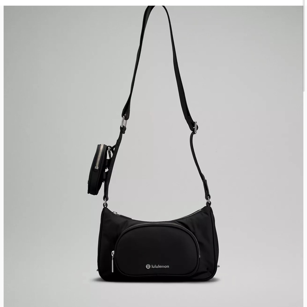 LULULEMON CROSSBODY WITH NANO POUCH. MINOR FLAW